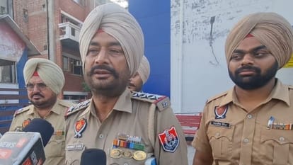 दिनदहाड़े 10 लाख की लूट: राजपुरा-चंडीगढ़ हाइवे पर दंपती से रुपये से भरा बैग लूट ले गए बदमाश, बेटी की शादी के ल Robbers looted bag full of rs 10 lakh cash from couple on Rajpura Chandigarh highway