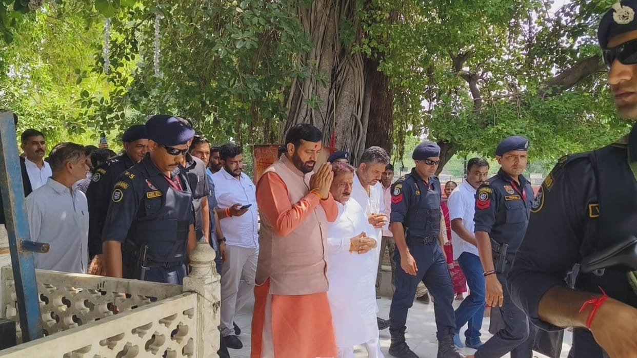 CM Naib Saini bowed his head at Jyotisar shrine and tied wish thread on Banyan tree In Kurukshetra