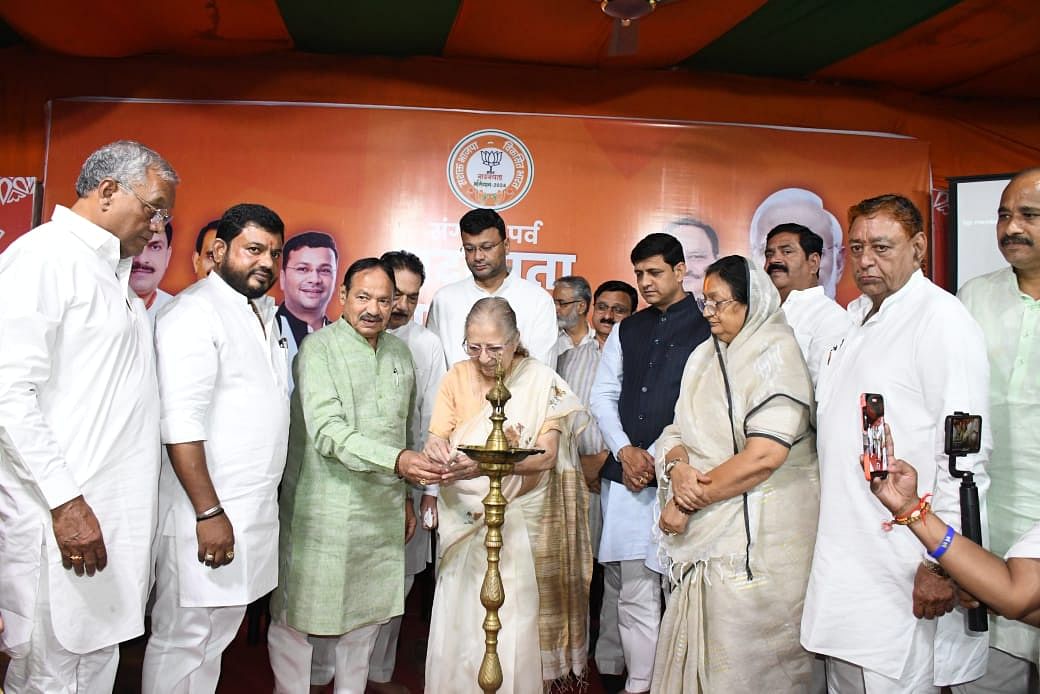 Indore: Former Lok Sabha Speaker Sumitra Mahajan said that the ideology of Congress and Communist is foreign.