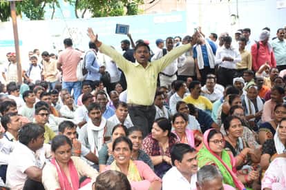 UP: Honorariums for Shikshamitras and instructors may soon increase; Basic Education issued this statement in