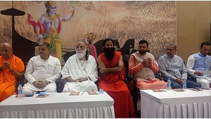 कुरुक्षेत्र पहुंचे RSS सरकार्यवाह हौसबोले: कहा- मन, बुद्धि, आत्मा और शरीर को शुद्ध करना ही गीता का परम संदेश RSS Sarkaryavah Hosabale reached Kurukshetra of Haryana