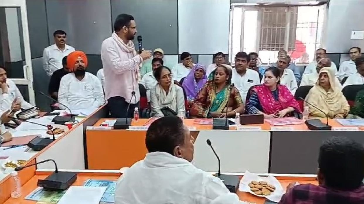 Mirzapur Project managers face salary suspension and adverse entries due to poor progress