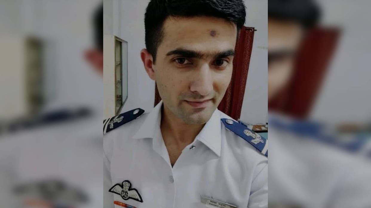 MP News Order to give compensation of Rs. 1.75 crore to family of Squadron Leader died in road accident
