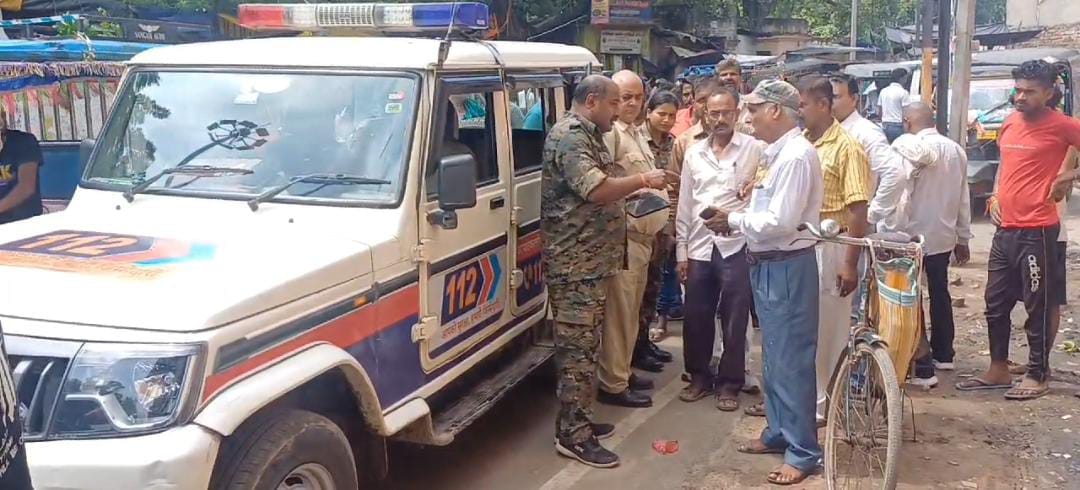 Miscreant snatched bag containing Rs 2 lakh from school employee in Munger Hindi News