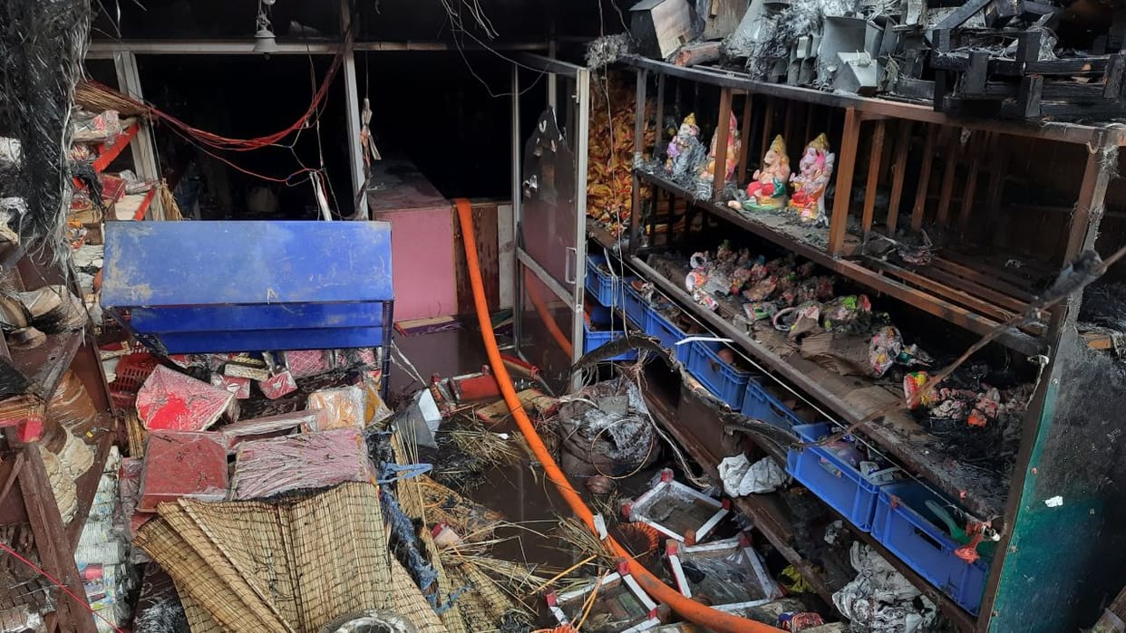 Fire broke out due to short circuit in paint shop, chaos created nearby