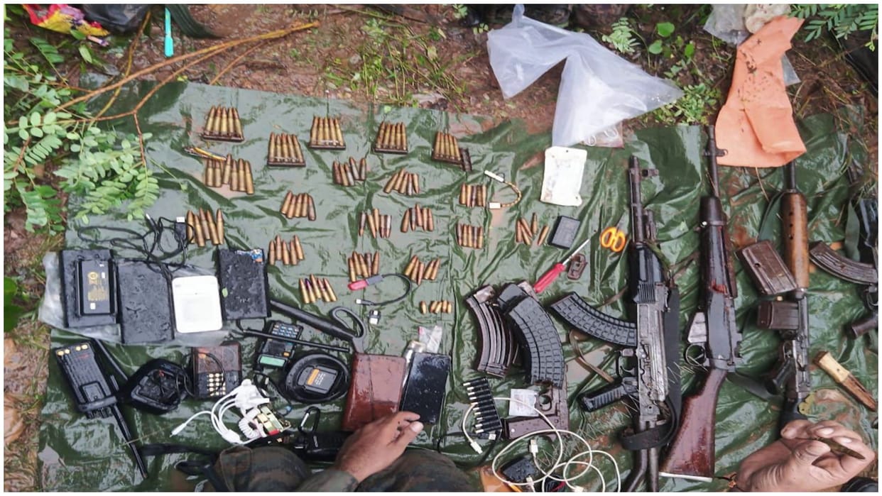 Bhadradri Kothagudem Telangana encounter broke out between police and Maoists Latest News Update