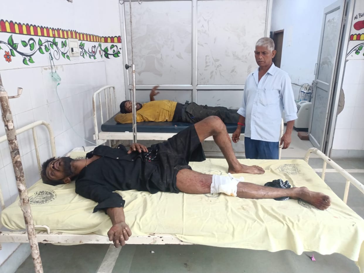 Bihar News: Three bike riders injured after being hit by school bus, referred to Patna in critical condition