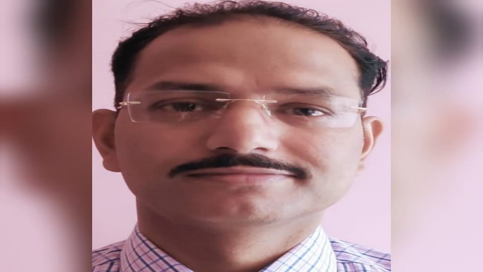 Teacher Bhaskar gave recognition to primary school matila dhura Almora