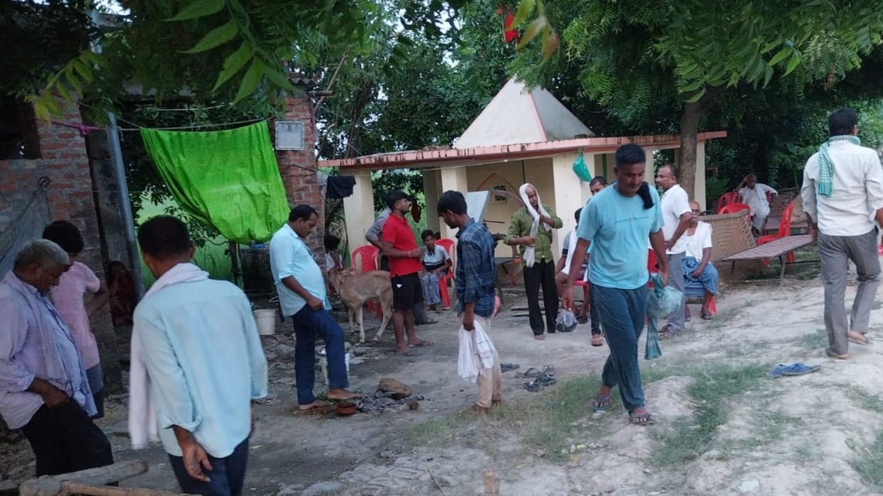 Wife died after husband death couple cremated together in ballia