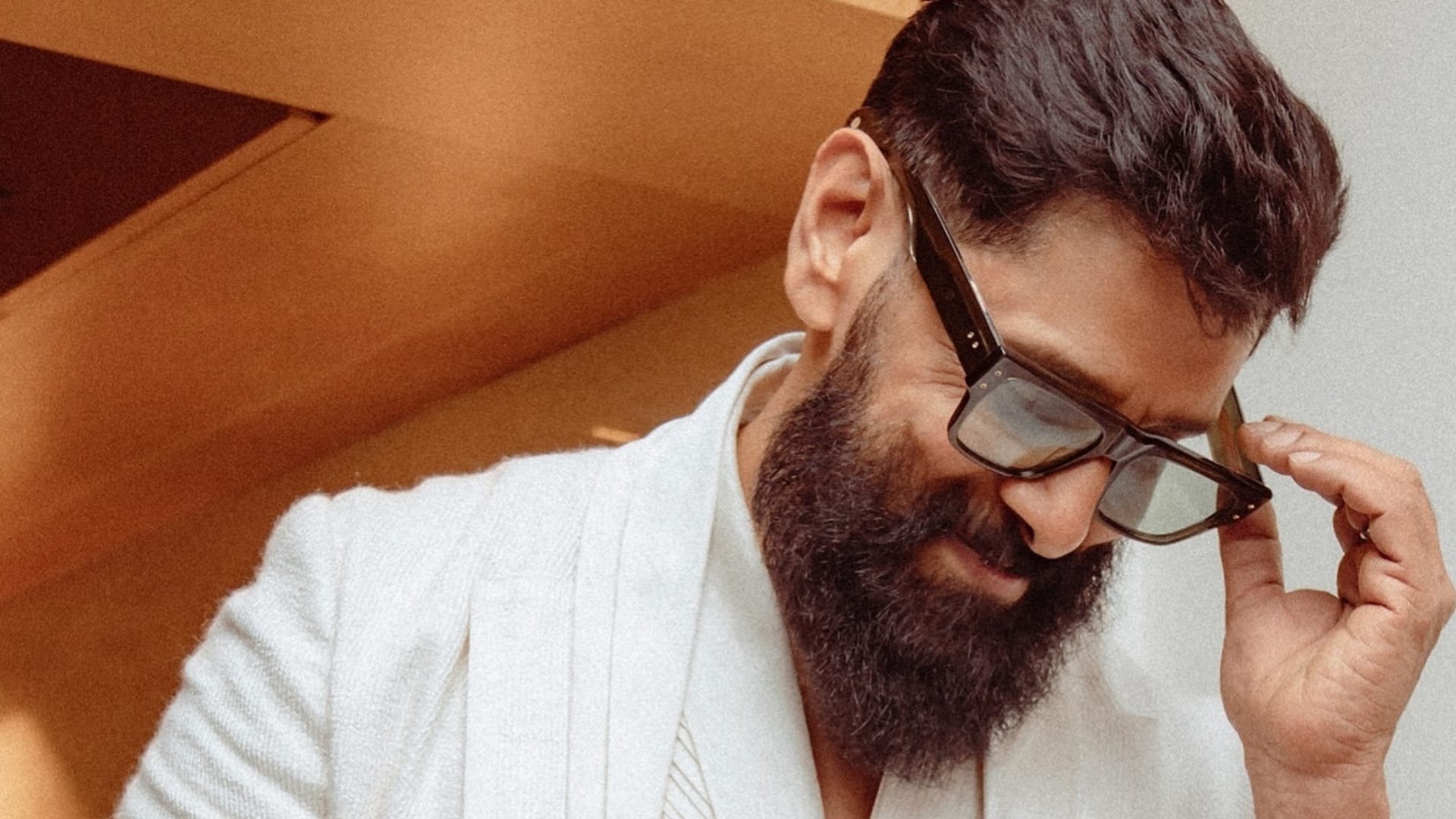 Actor Vikram said it is difficult to make friends after becoming famous like to create impression of film star