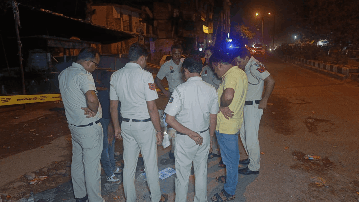 two bike-riding miscreants hit head of an ice-cream vendor In Govindpuri