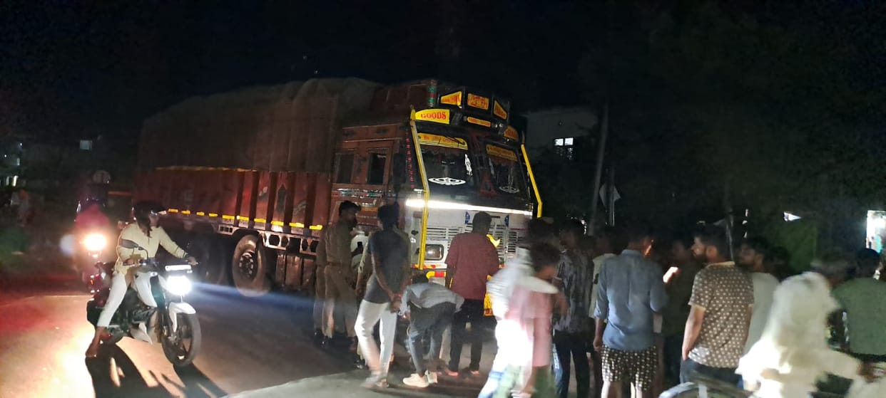 three died in accidents in Balrampur.
