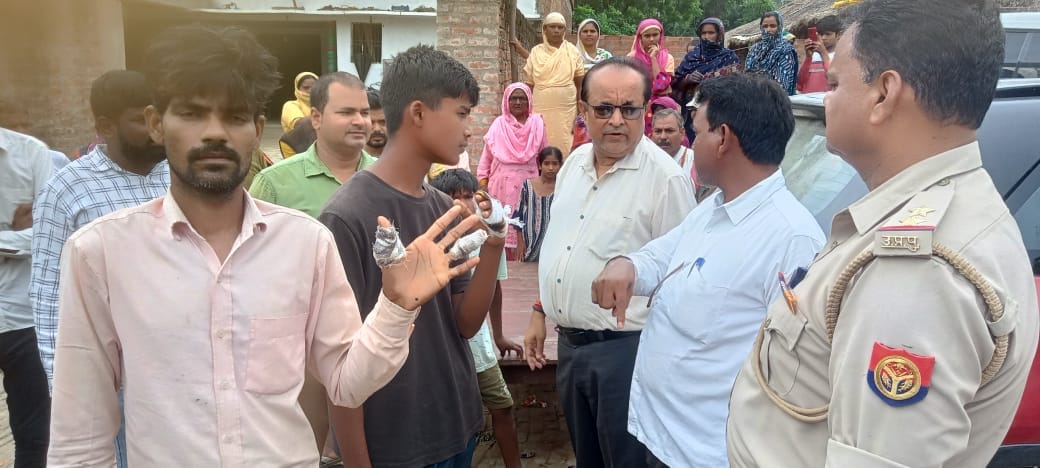 Ambedkarnagar: jackols attack in a village in Ahirauli thana.
