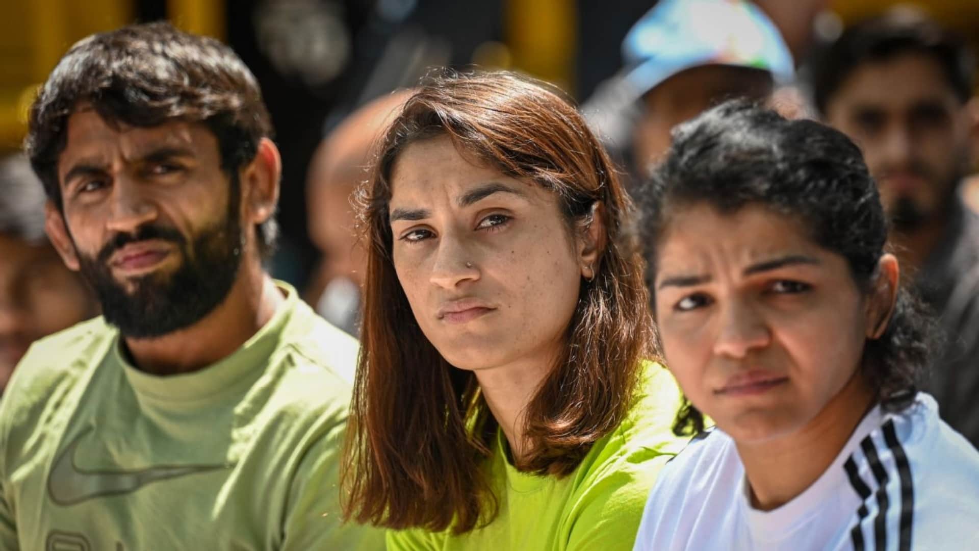 Sakshi Malik claim- Babita Phogat wanted to become WFI chief, she encouraged wrestlers to protest