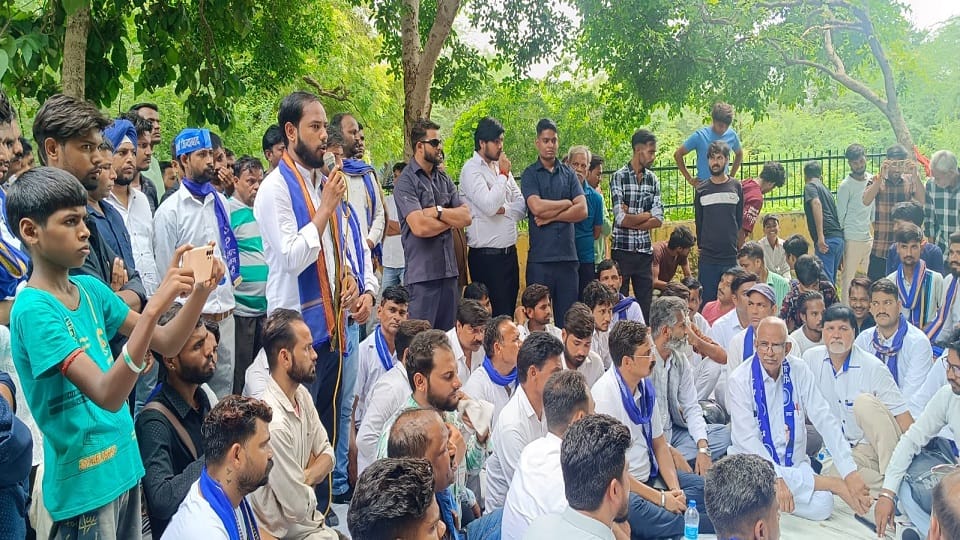 Girl was raped in BJP leader's marriage home memorandum given to Additional Police Commissioner