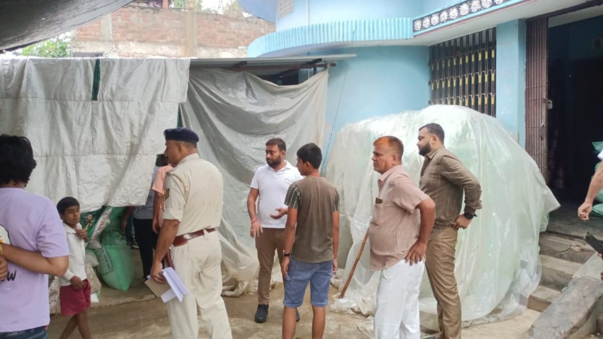 Bihar News: Factory selling food items with fake packaging busted in Patna, owner absconding after raid