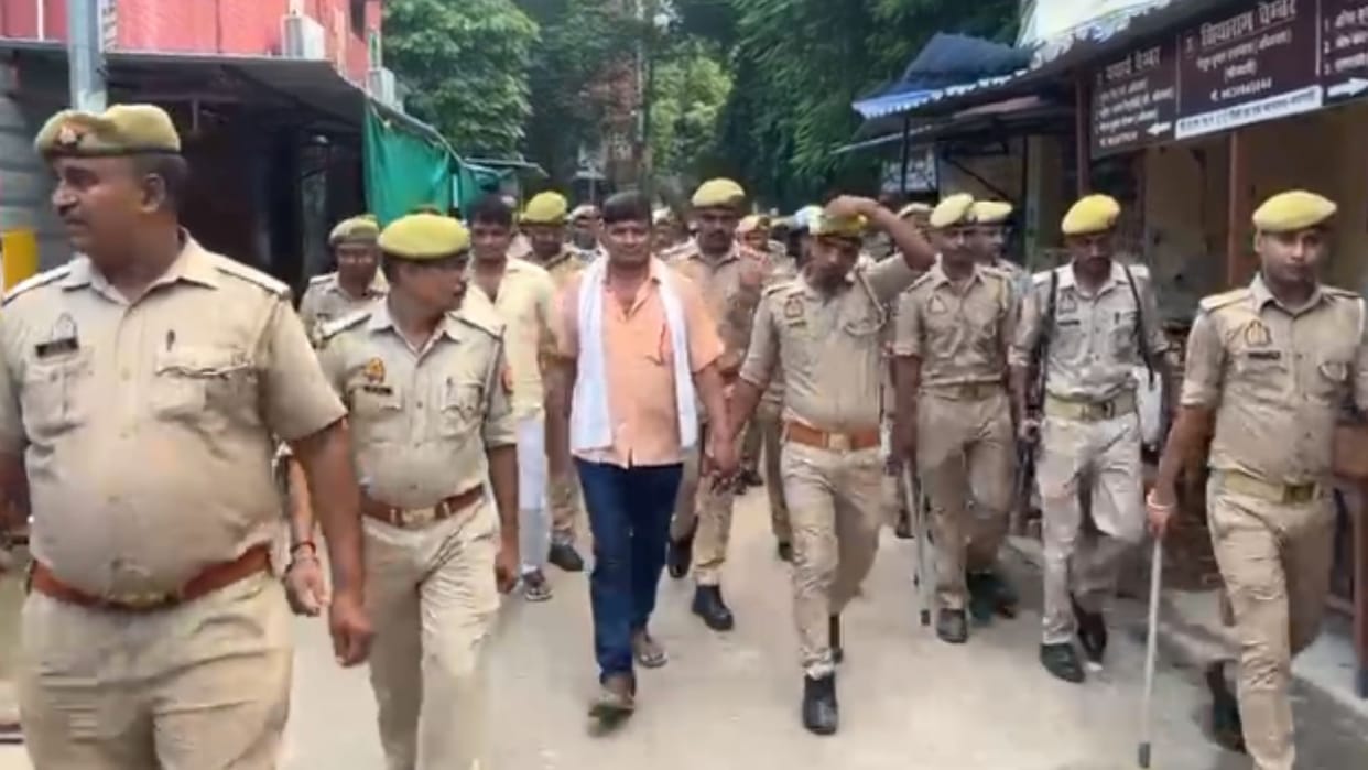 Family travelling in car assaulted and looted Pradhan and Zila Panchayat member arrested
