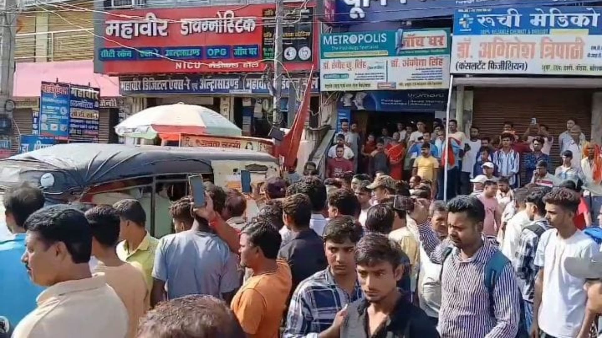 Gopalganj News: hospital worker body found hanging from fan in private clinic under suspicious circumstances