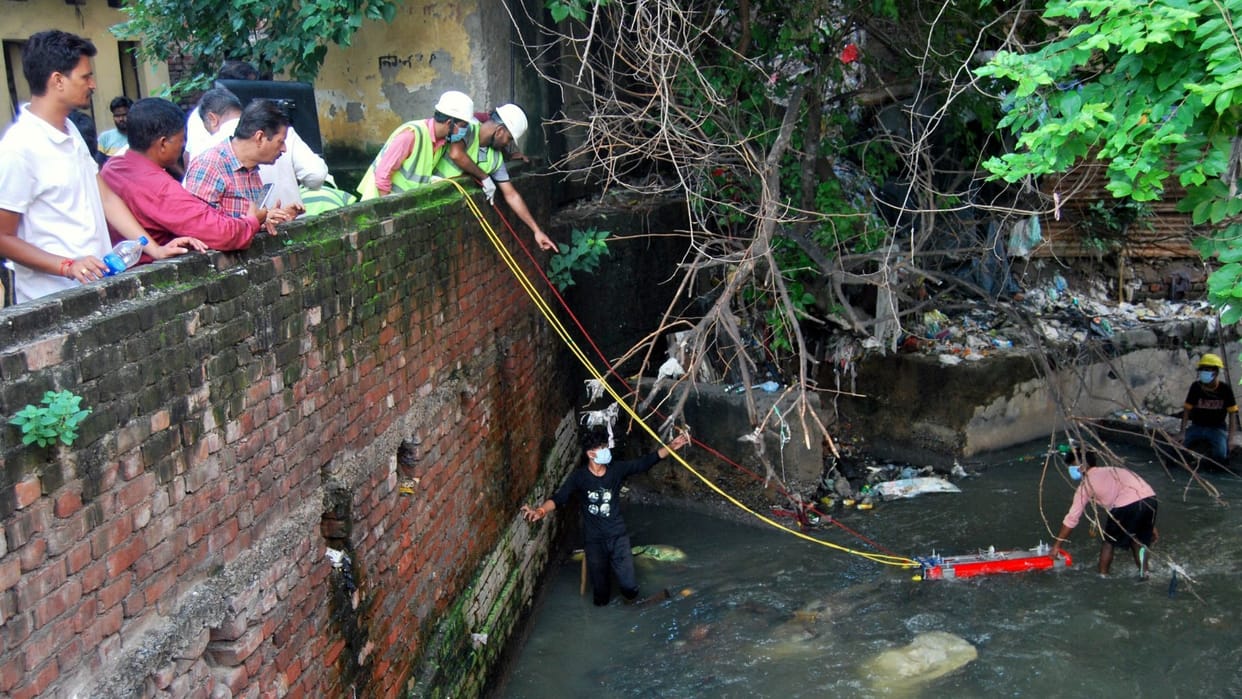 Vajeerganj: seven years old Nashra still not found, search operation continue.