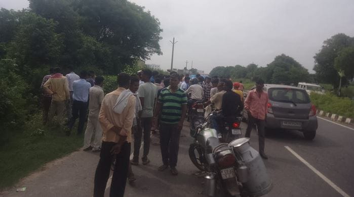 Bike riders coming for date in Etah court attacked brother-in-law died jija saved his life by running away
