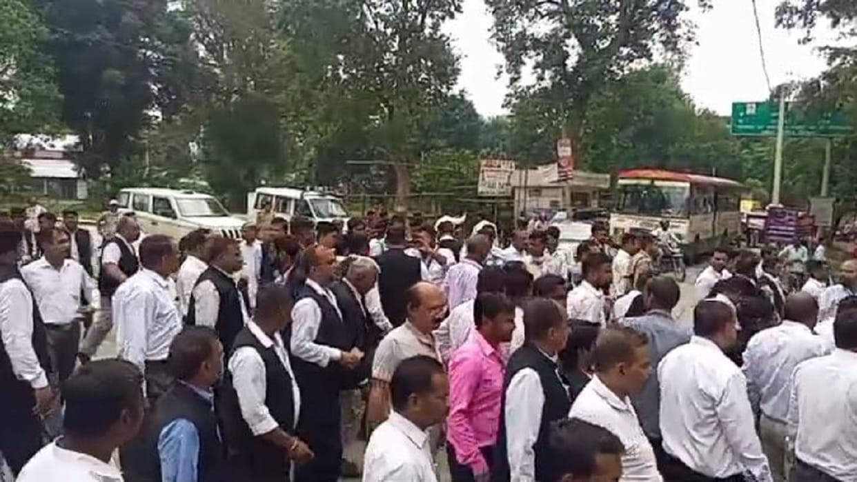 Protests by halting work opposing Advocates Amendment Act 2025 boycott judicial work until 28 february