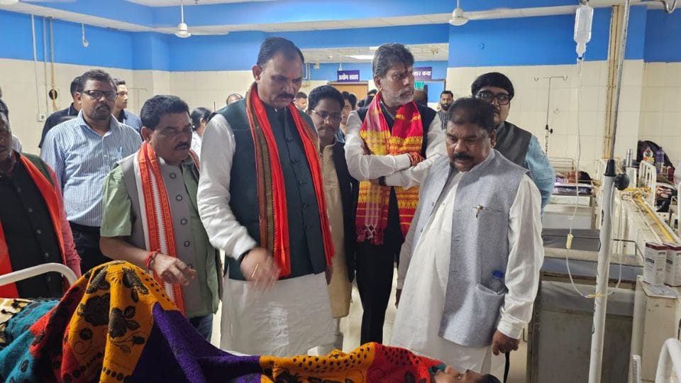 Health Minister Shyam Bihari Jaiswal made a one-day visit to Bastar