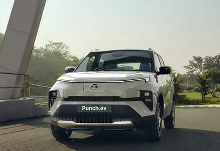 Top 7 Electric Cars to Buy This Navratri 2025 Best EV Deals and Offers in India