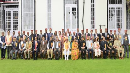 Himachal News: हिमाचल में 27 शिक्षक राज्य, एक राष्ट्रीय पुरस्कार से सम्मानित, यहां देखें पूरी सूची 27 teachers awarded state, one national award