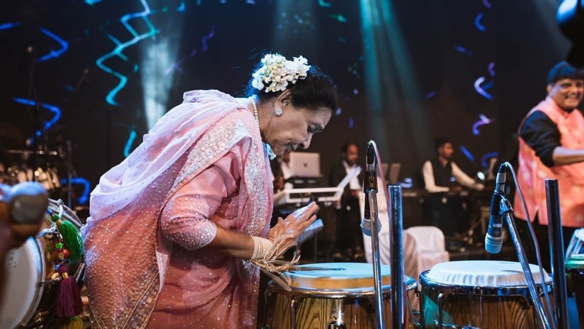 know about singer Asha Bhosle on her birthday her best songs career life marriage awards and achievement