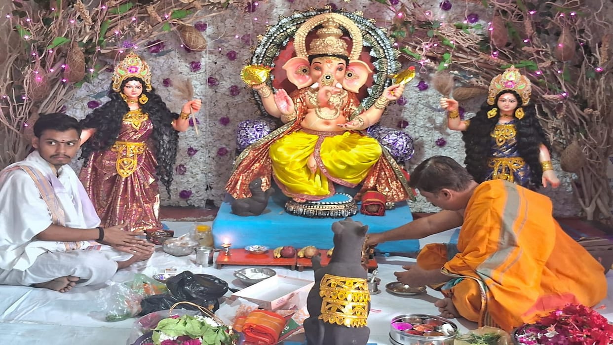 Prayagraj: Ganpati Bappa seated with pomp and musical instruments, beginning of Ganesh Utsav.