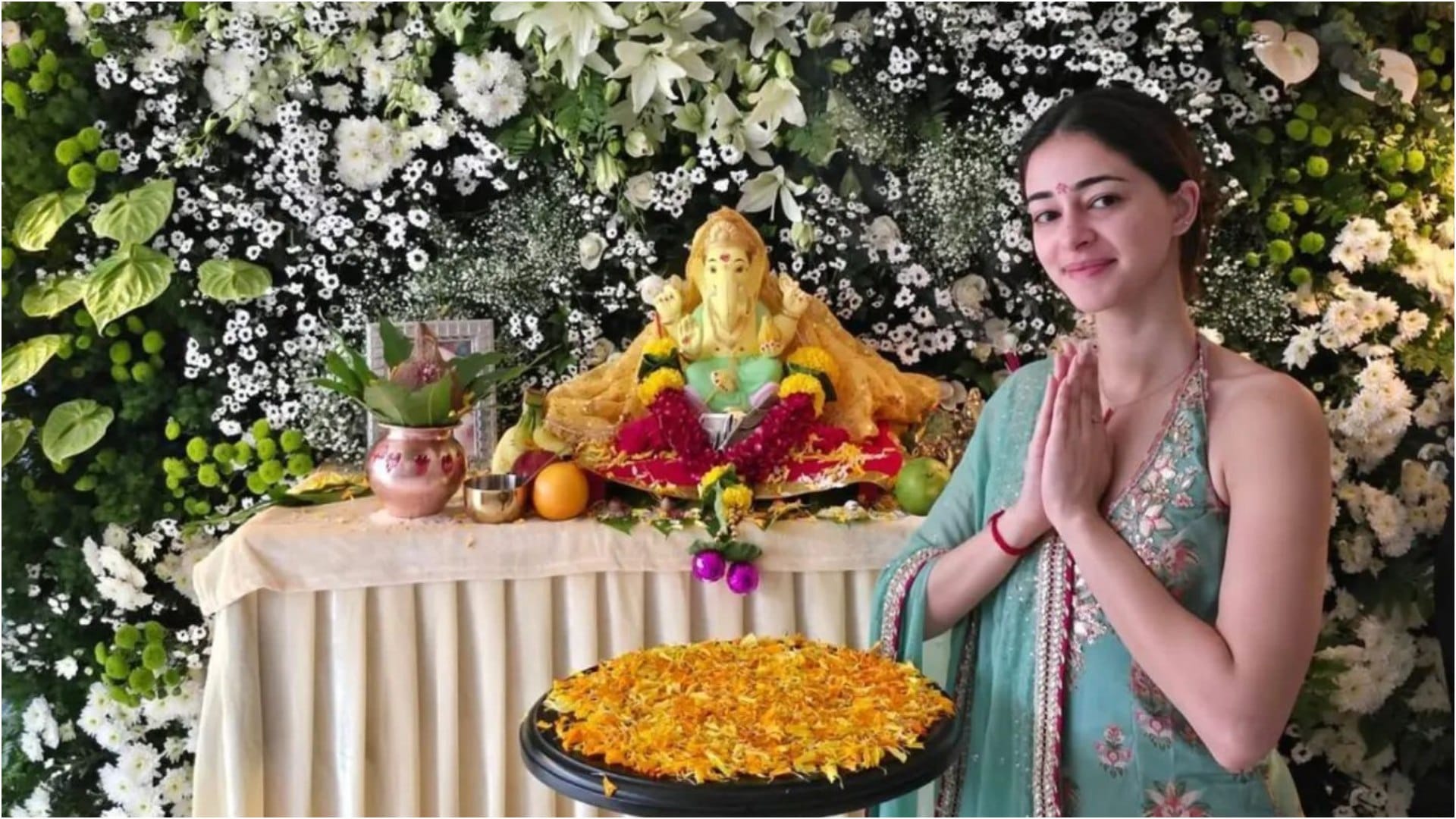 Ganesh Chaturthi 2024 Ananya Panday Welcomes Lord Ganesha Home Check Out Pics