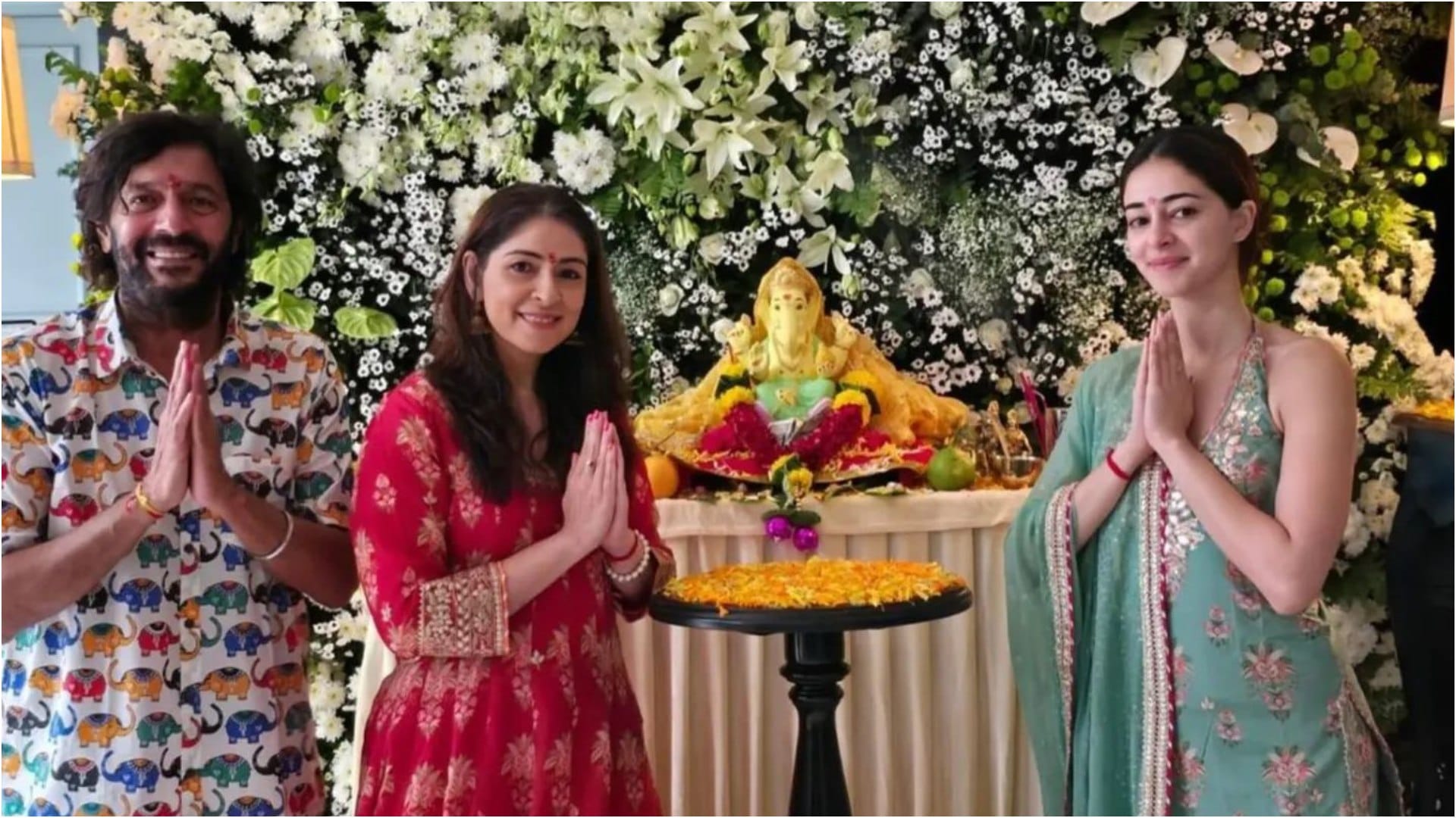 Ganesh Chaturthi 2024 Ananya Panday Welcomes Lord Ganesha Home Check Out Pics