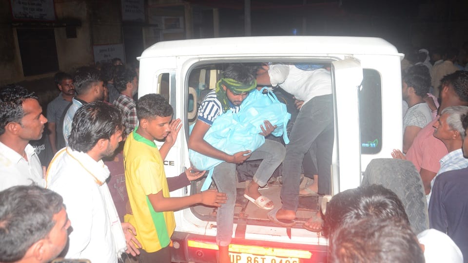 Hathras Accident Samra was horrified to see 16 dead bodies including those of 12 people from same family