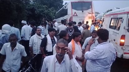 Hathras Road Accident News: Roadways Bus Collided With Loading vehicle 17 People Died Inside Story