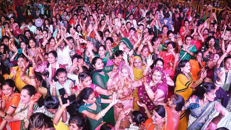 indore news ganesh chaturthi hartalika teej rajwada event police complain