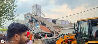 Lucknow: A building collapsed in Transport Nagar.