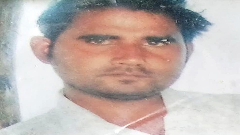 Dead body of young man found hanging in Dhataroi