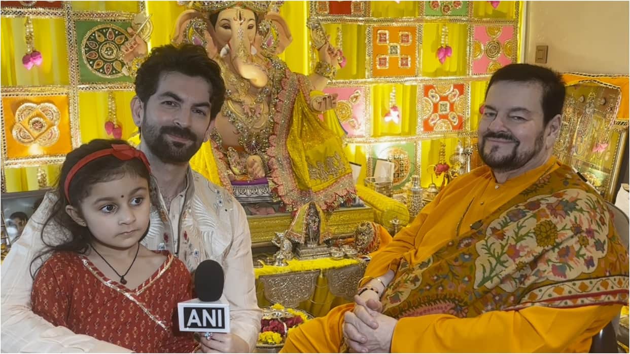 Neil Nitin Mukesh welcomed lord ganesh to home on occasion of ganesh chaturthi celebrate utsav
