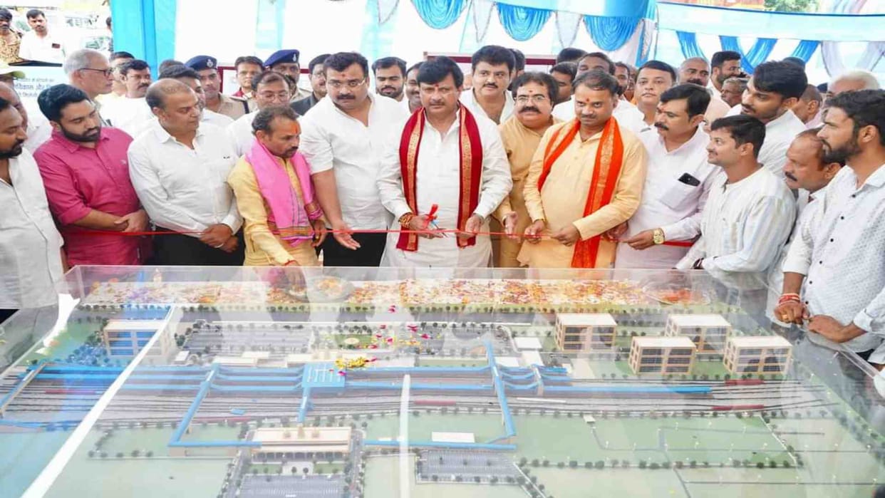 Satna News: Redevelopment work of Satna railway station started