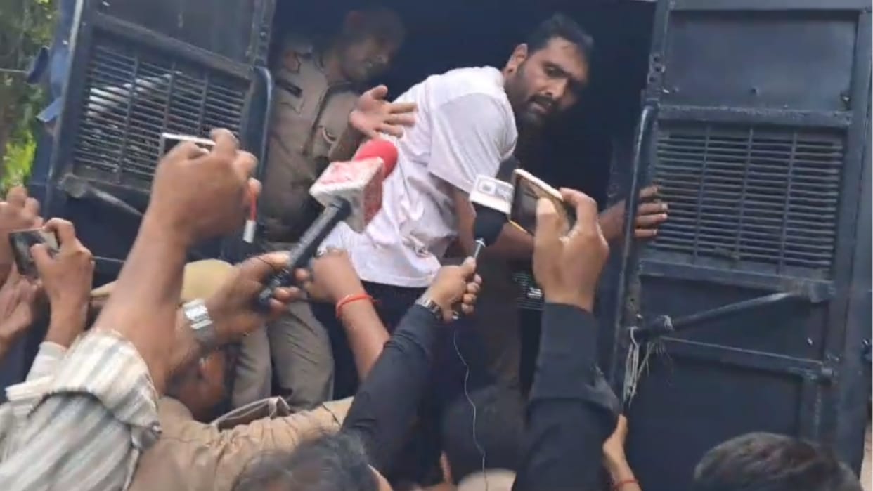 Robbery in Sultanpur: main accused vipin singh presented in court.