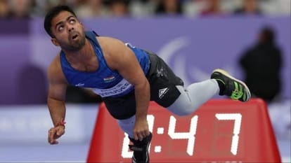 Paralympics 2024 Navdeep Singh Gold Medal in Javelin Flag Controversy Vinesh Phogat Loses Medal in Olympics