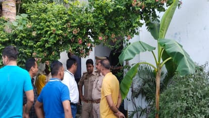 murdered in Dhumanganj, dead bodies of father and two daughters found inside house, police reached the spot