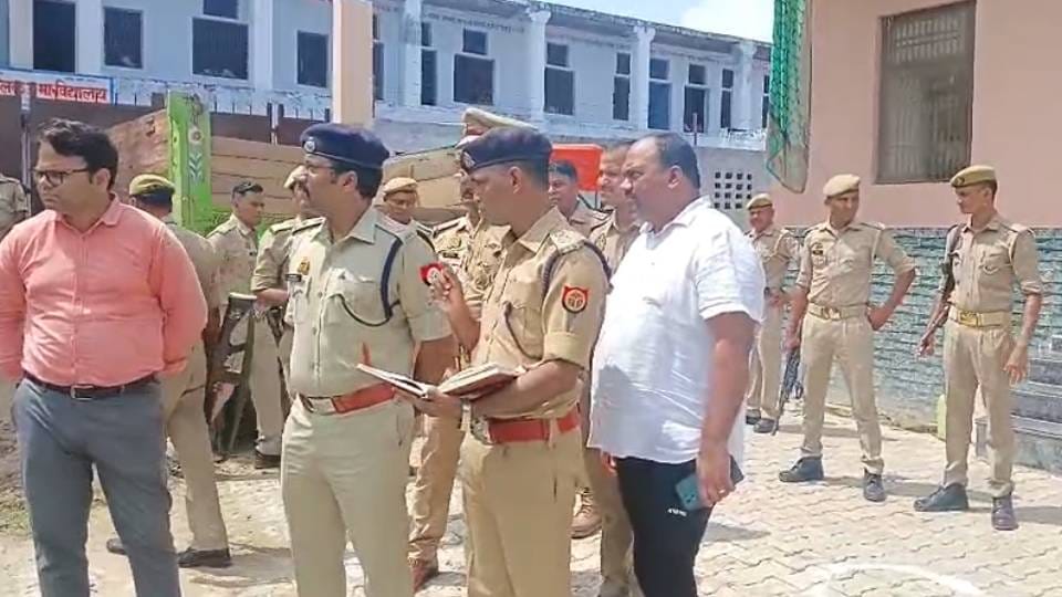 Police have arrested seven henchmen of mining mafia who shot constable in Agra