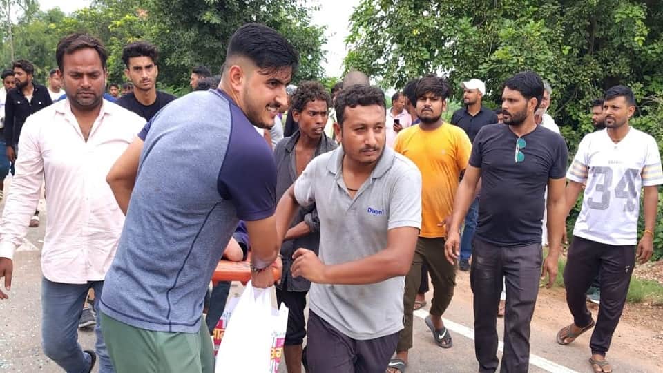 UP News: Baghpat incident... one dead, 19 injured, see the horror in pictures