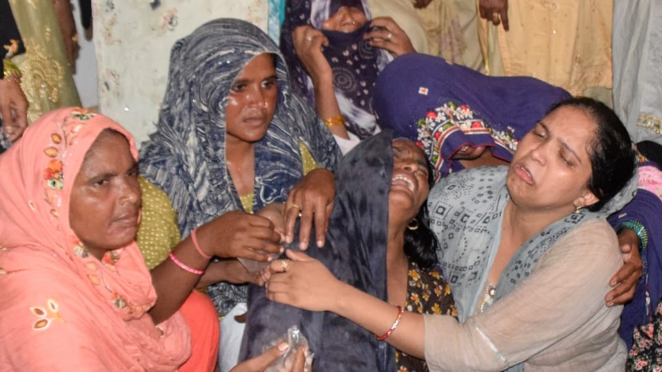 Hathras Accident: Screams after 14 deaths  Rati injured in accident admitted to hospital again