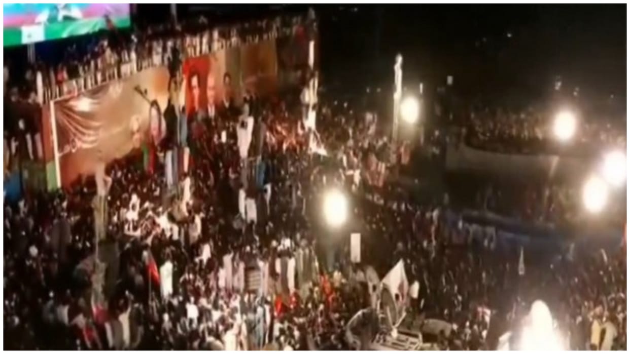 Pak authorities shell tear gas on protesters gathered in Islamabad on Imran Khan’s call