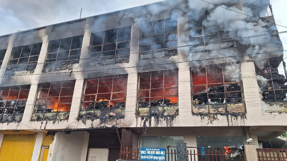 A massive fire broke out in a clothes warehouse in Ranhaula area