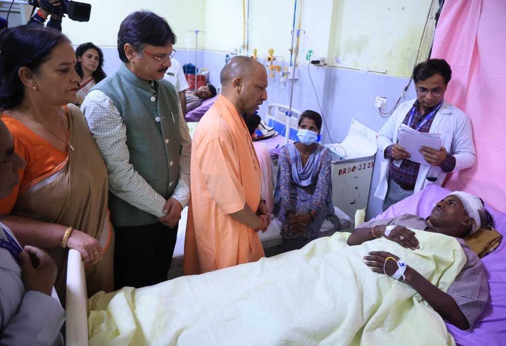 Transport Nagar accident: Rescue going on for 20 hours, FIR registered against the building owner, CM is about