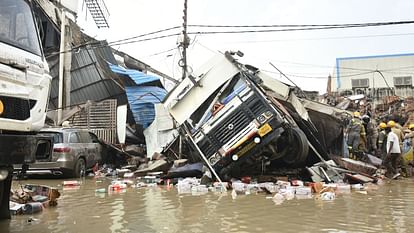 Lucknow Building Collapse News three-storey building collapsed During Rain in Lucknow Many Dead Photos