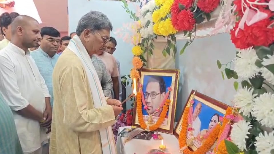 Leader of Opposition Mahant raised questions on death of Congress leader in Janjgir Champa